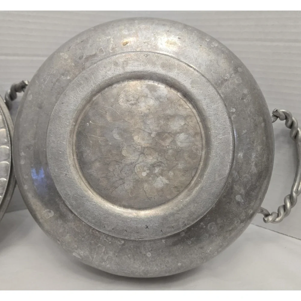 Vintage Hand Forged Hammered Aluminum Cromwell Metal Casserole Dish w/Floral Lid